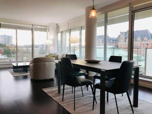 Classic Condo, Multiple Beds, Non Smoking | Living area