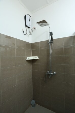 Double Room, 2 Twin Beds | Bathroom shower - Dayanithi Guest House (Valikamam South)