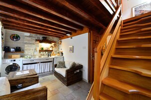 Comfort Apartment, 1 Bedroom | Private kitchen | Fridge, stovetop, espresso maker, coffee/tea maker