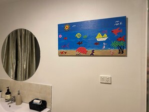 Chambre de base double | Salle de bain | Articles de toilette (gratuits), séchoir à cheveux, pantoufles