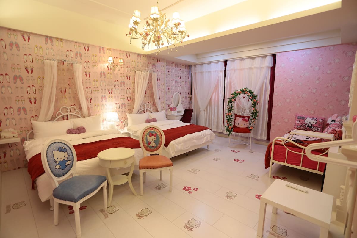 Superior Quadruple Room, 1 Bedroom | Premium bedding, down comforters, pillowtop beds, individually decorated