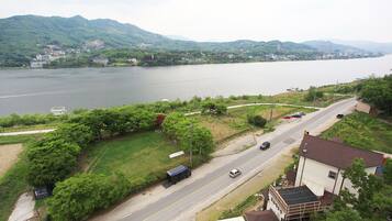 Quang cảnh nhìn từ nơi lưu trú