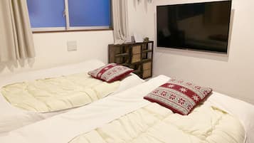 Habitació amb dos llits individuals superior, no fumadors | Escriptori, wifi gratuïta i roba de llit