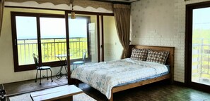Standard Double Room, 1 Bedroom, Sea View | Soundproofing, free WiFi, bed sheets - Jun House - Hostel (Jeju City)