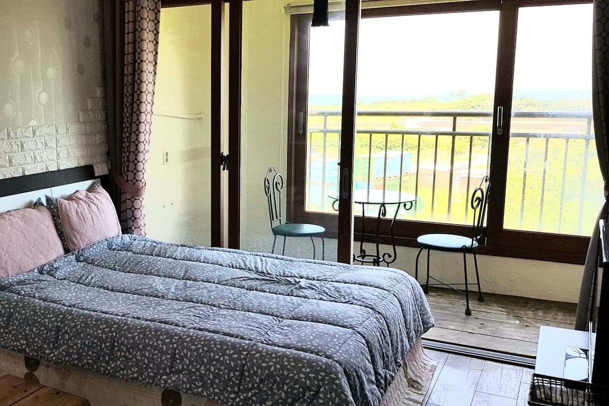 Standard Single Room, Sea View | Soundproofing, free WiFi, bed sheets