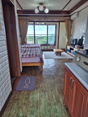 Standard Twin Room, 1 Bedroom, Ocean View | Private kitchen | Fridge, microwave, rice cooker, cookware/dishes/utensils