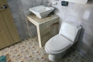 Shower dan handuk