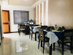 Daily cooked-to-order breakfast (PHP 100 per person)