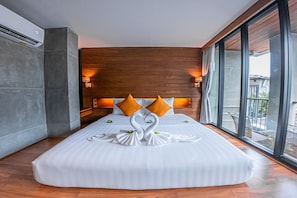 In-room safe, free WiFi, bed sheets - J4 Hotel Samui (Koh Samui)
