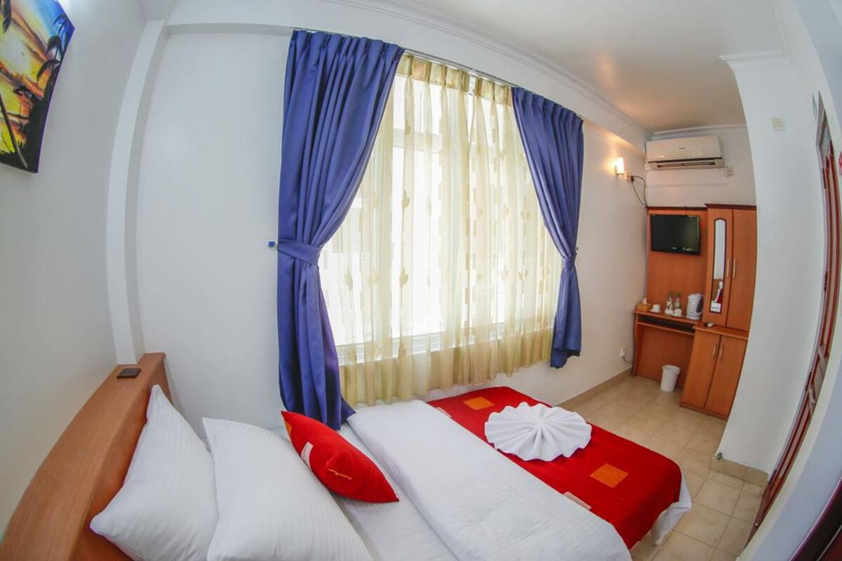 Standard Single Room, 1 Single Bed | 1 bedroom, minibar, desk, blackout curtains