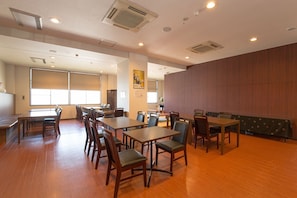 Tägliches Frühstücksbuffet (600 JPY pro Person)