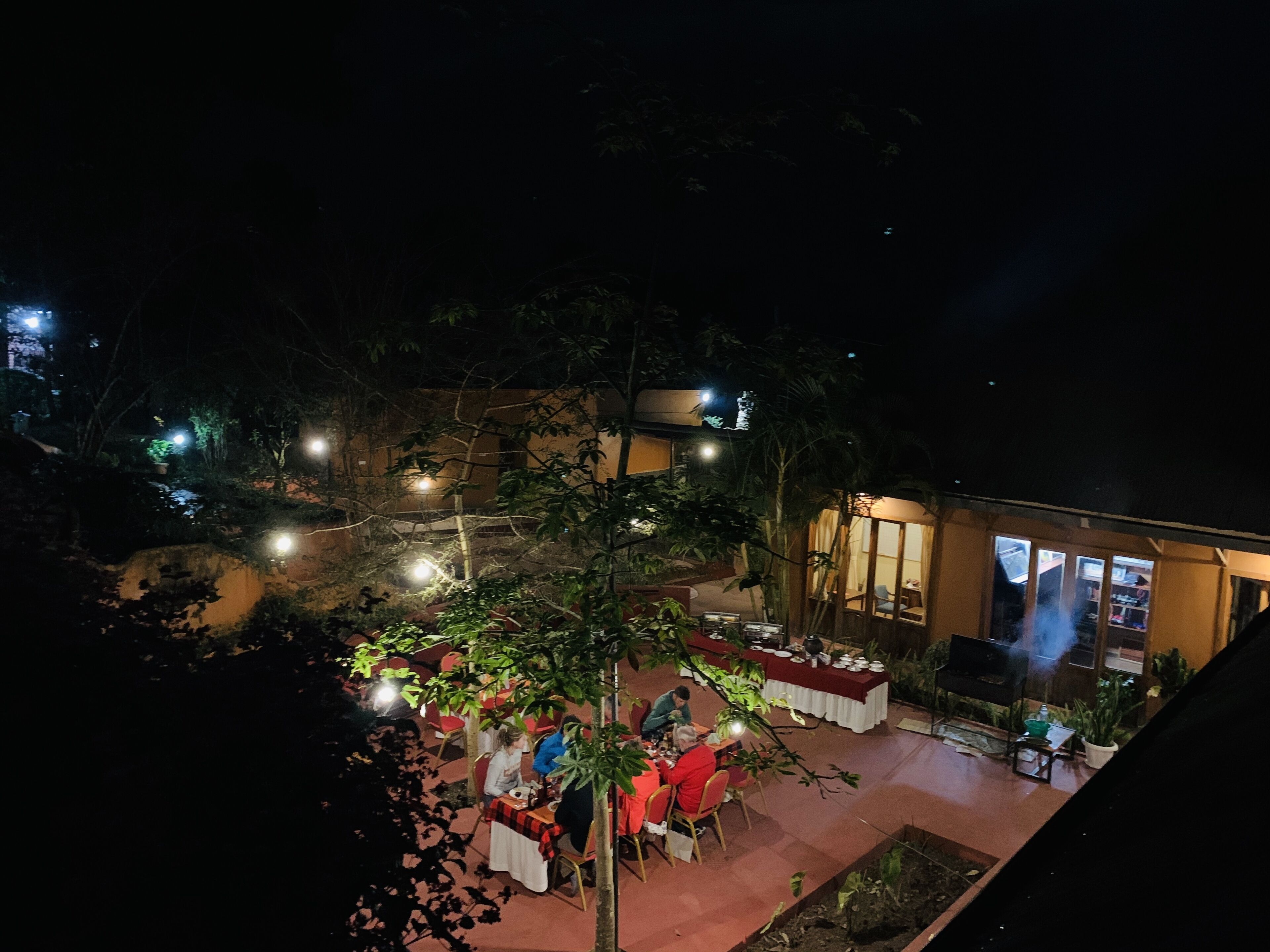 Breakfast, lunch, dinner served; local and international cuisine 