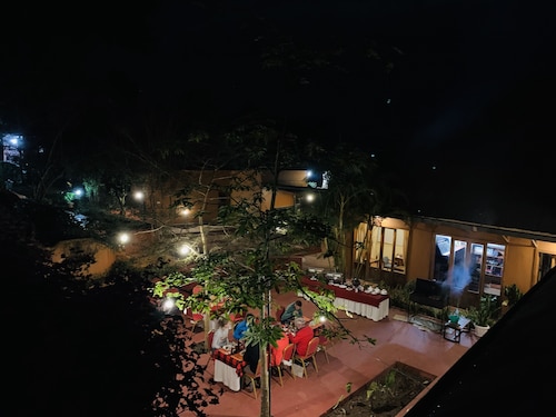 Babylon Lodge