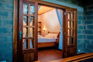 Twin Room, 2 Twin Beds | Bed sheets - Babylon Lodge (Marangu)