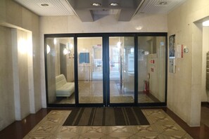 Interior entrance - Apartment Kanade (Osaka)