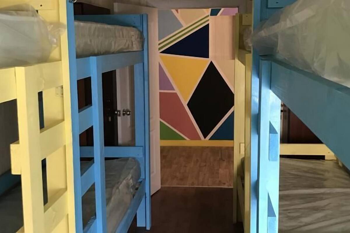 Down duvets, iron/ironing board, free WiFi, bed sheets