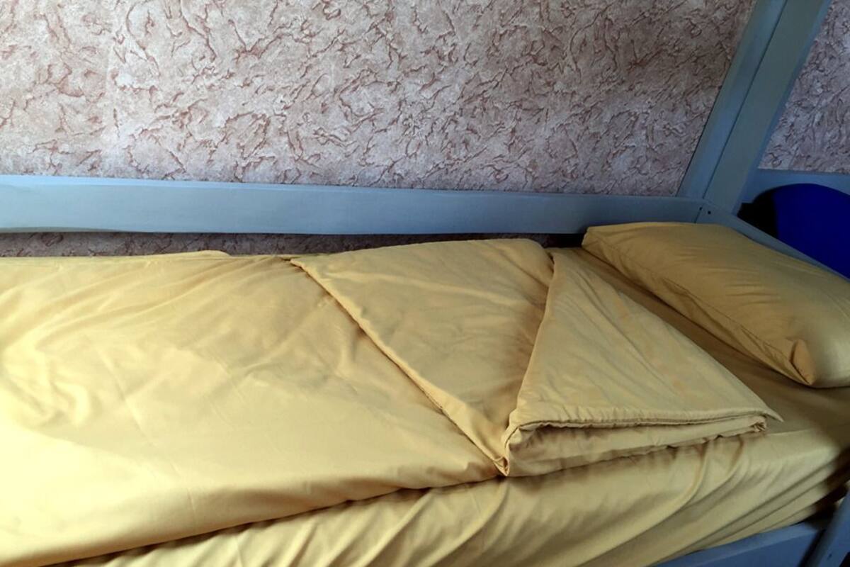 Down duvets, iron/ironing board, free WiFi, bed sheets