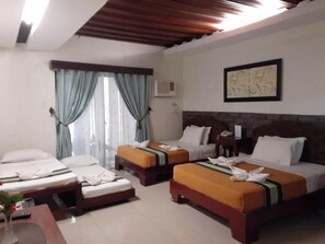 โต๊ะทำงาน, เตารีด/โต๊ะรีดผ้า