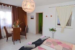 Apartamento grand, vista para o jardim | Cortinas blackout, camas extras/dobráveis (sobretaxa), Wi-Fi de cortesia