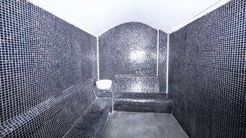 Sauna, soins corporels, soins du visage, 2 salles de soins