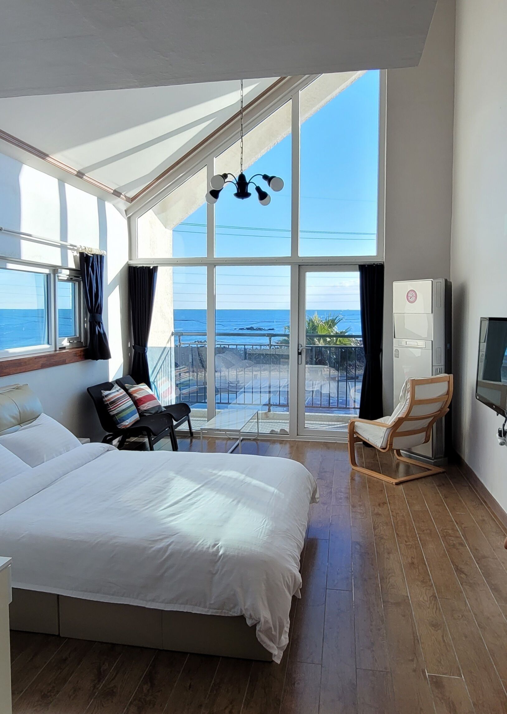1 bedroom, premium bedding, individually decorated