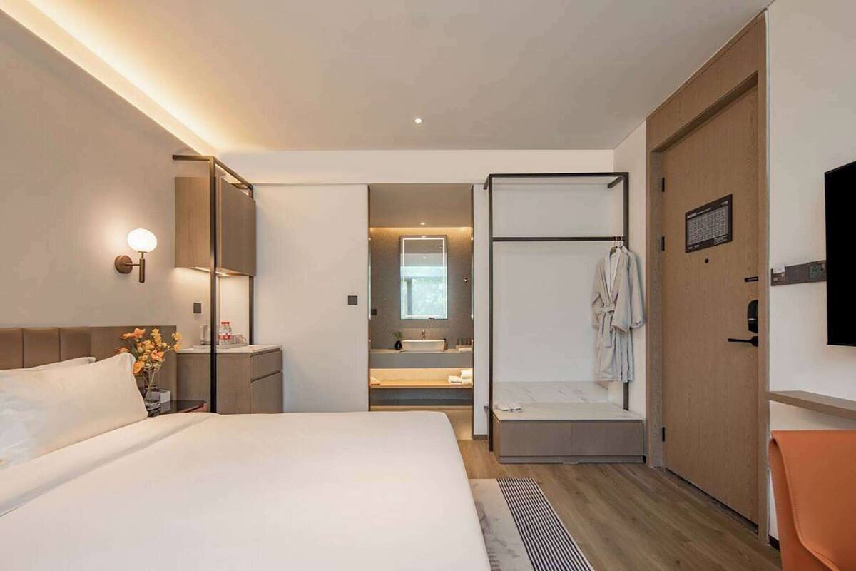 Habitación Business, 1 cama de matrimonio grande, no fumadores | Ropa de cama de alta calidad, cortinas opacas, sistema de insonorización