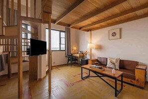 Suite, 1 cama de matrimonio grande, no fumadores | Ropa de cama de alta calidad, cortinas opacas, sistema de insonorización