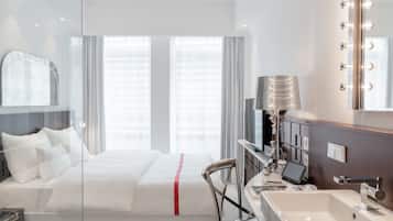 Premium bedding, in-room safe, individually decorated