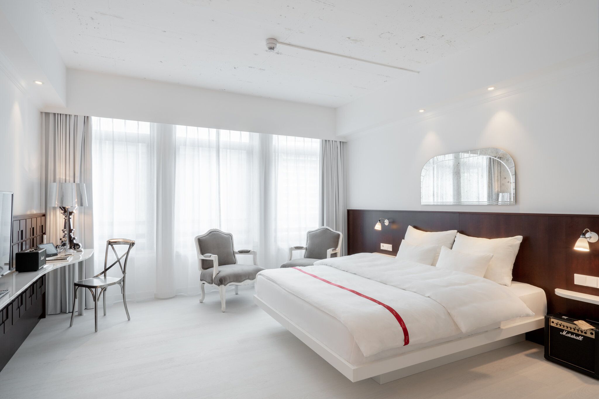 Premium bedding, in-room safe, individually decorated