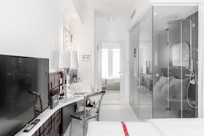 Economy tweepersoonskamer | Luxe beddengoed, een kluis op de kamer, individueel gedecoreerd