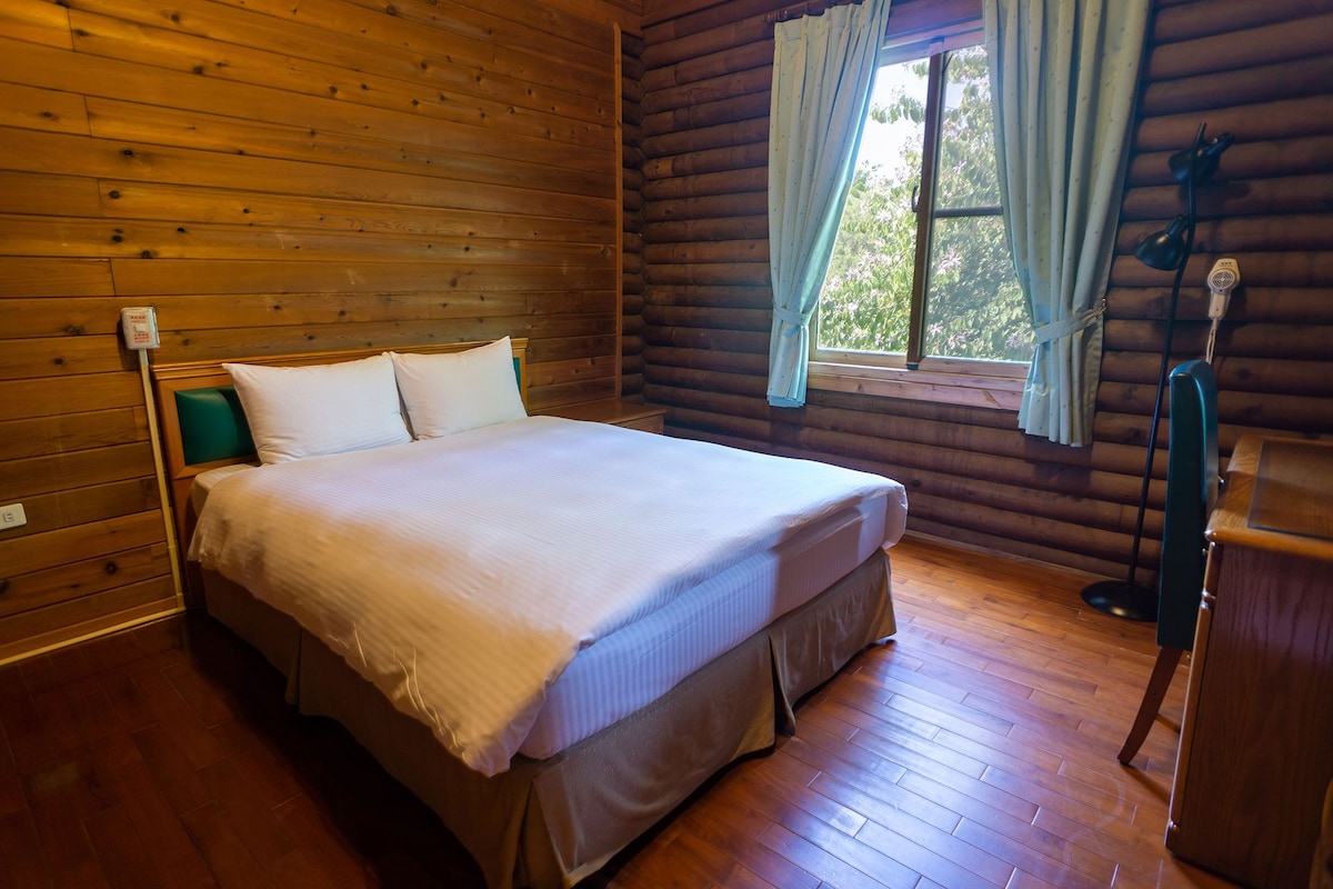 Deluxe Double Room | Blackout drapes, WiFi (free), bed sheets