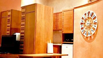 Studio | Living area | Flat-screen TV