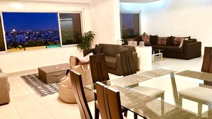 Deluxe Apartment, 2 Bedrooms | In-room dining - Luxurious Apartment 2 Mars (Casablanca)