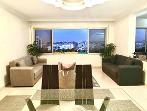 Appartement Deluxe, 2 chambres | Coin séjour
