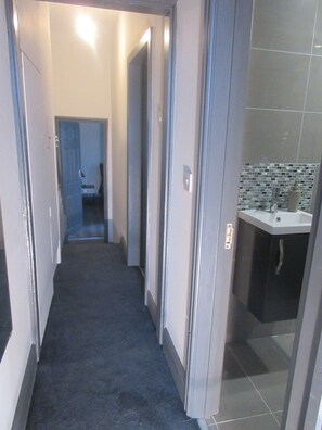 House, 4 Bedrooms | Living area - Magdala House (Liverpool)