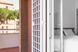 Comfort Double Room | View from room - B&B Jonio Roma (Rome)