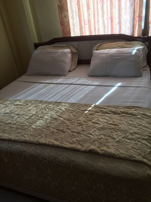 Individually decorated, individually furnished, blackout drapes - Durban Hotel (Dar es Salaam)
