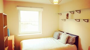Unclassified image, 2 of 3, button - Central Waterfront Apartment (Liverpool)