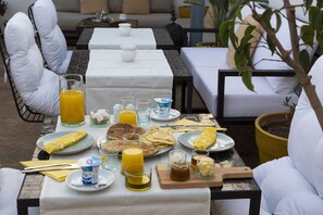 Komplett frokost er inkludert hver dag