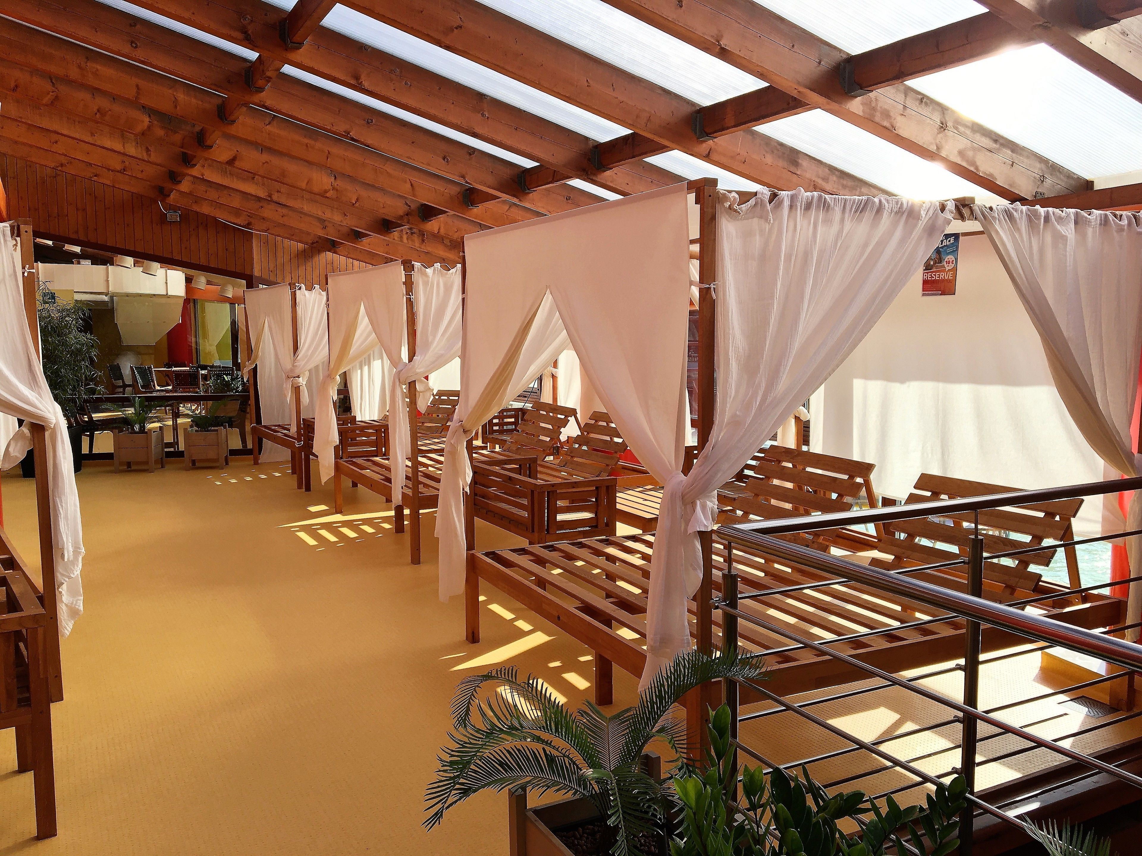 Couples treatment rooms, body treatments, hydrotherapy, aromatherapy