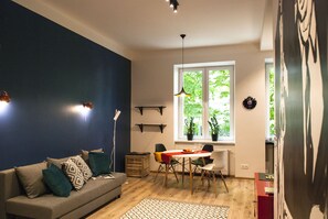 Studio de base, cuisine | Aire de séjour | Téléviseur à écran plat