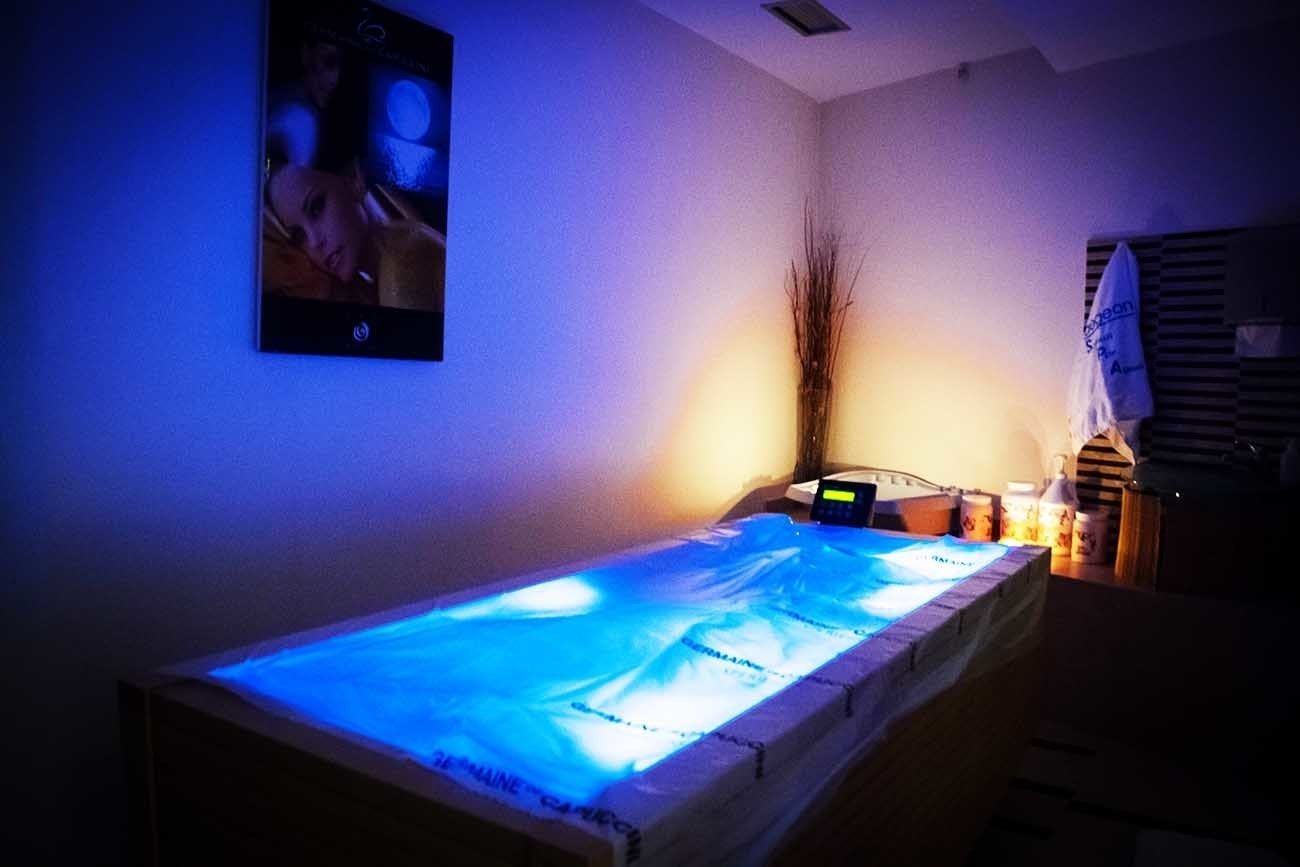 Turkish bath/hammam, 2 treatment rooms, manicures and pedicures