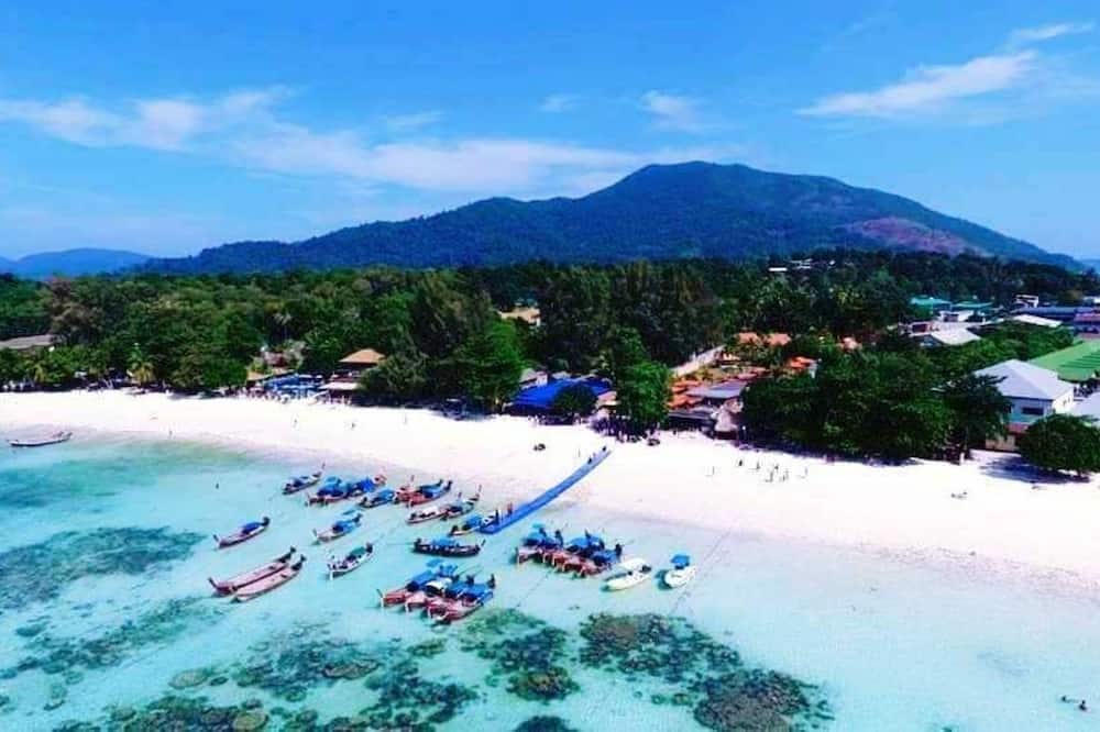 Charming Lipe Beach Resort