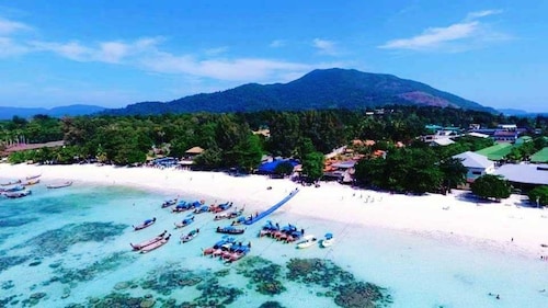  Charming Lipe Beach Resort