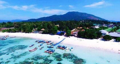 Charming Lipe Beach Resort