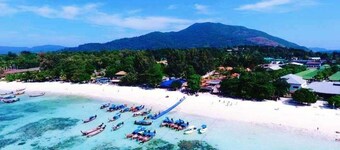 Charming Lipe Beach Resort