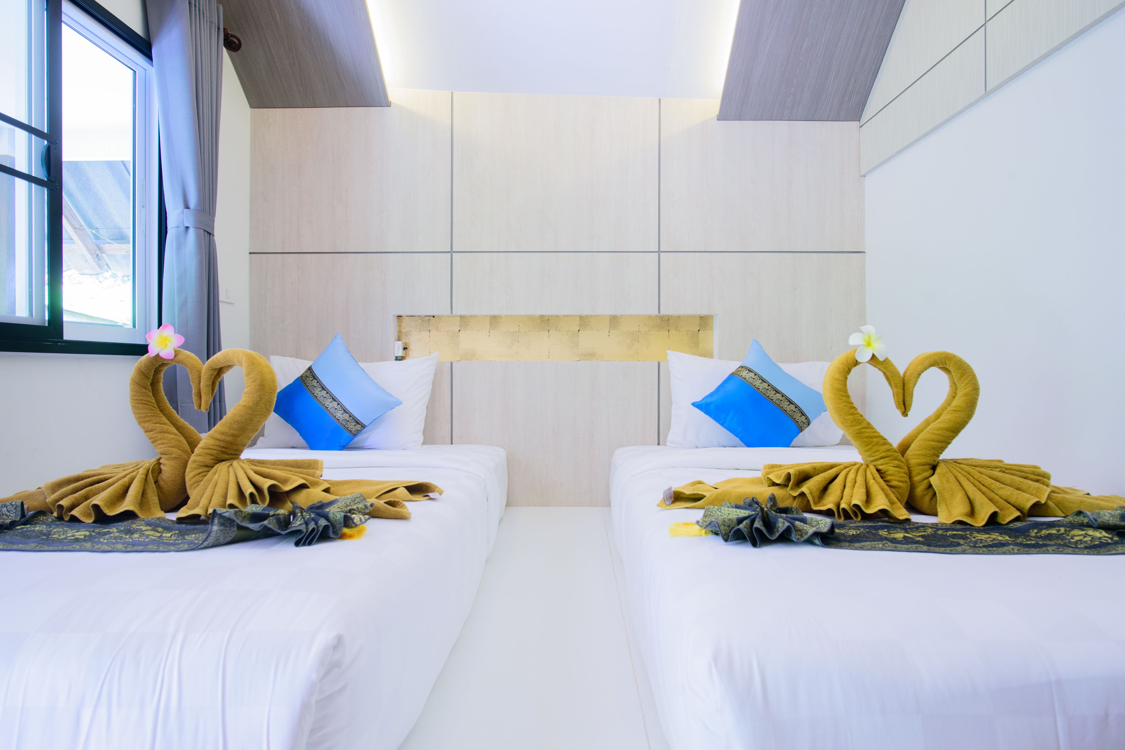 superior room | in-room safe, free wifi, bed sheets