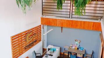 Breakfast, lunch, dinner served; international cuisine