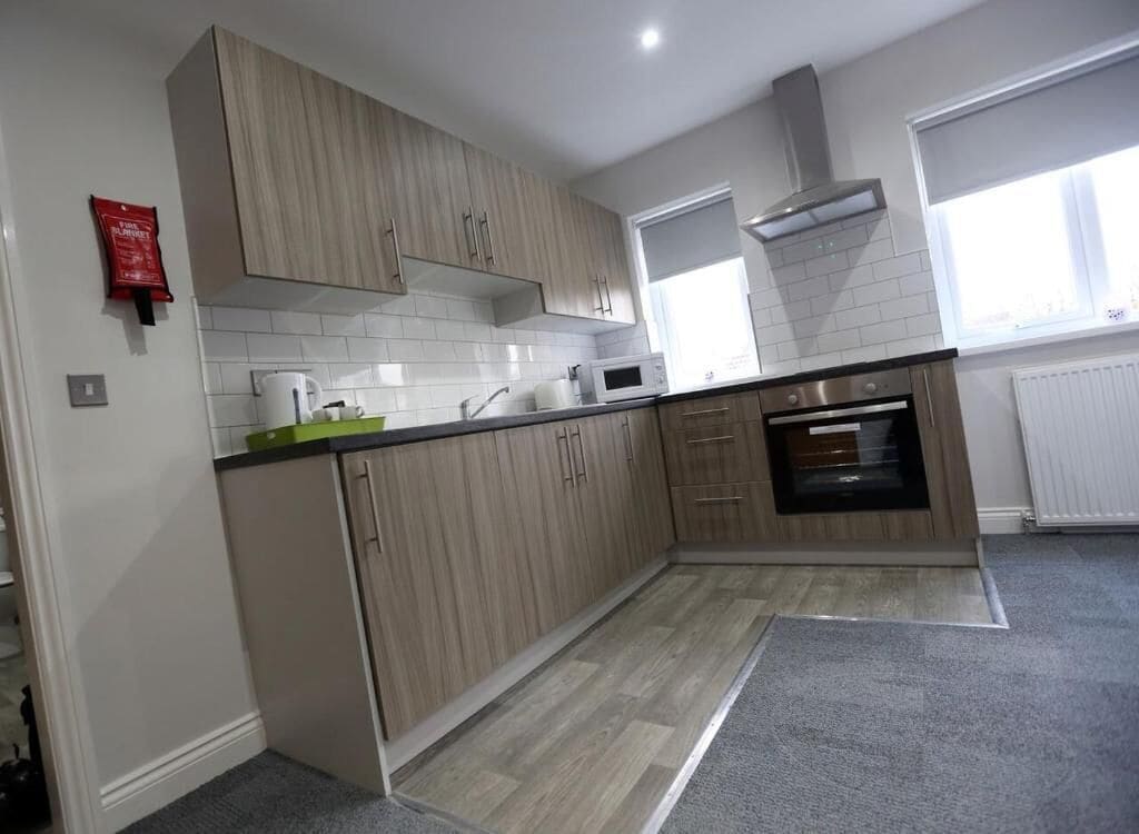 suite | private kitchen | coffee/tea maker, electric kettle