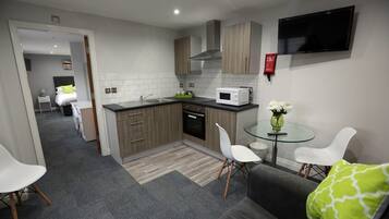 Coffee/tea maker, electric kettle